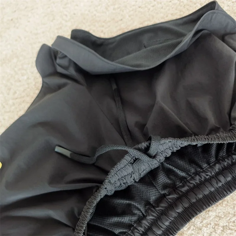 Женский комплект из двух предметов пиджак и шорты на завязках с надписью