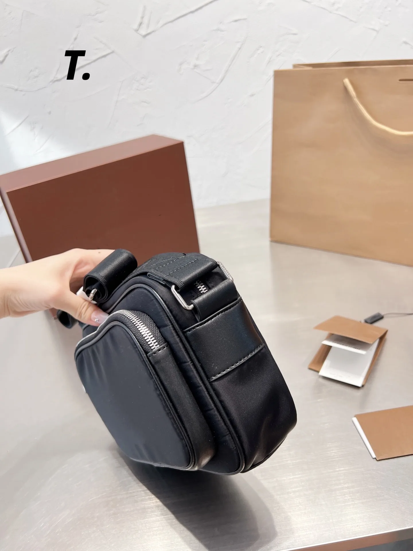 fashion men and women stripe dark flower circle shoulder strap letter waterproof Single Shoulder Messenger Bag camera bag