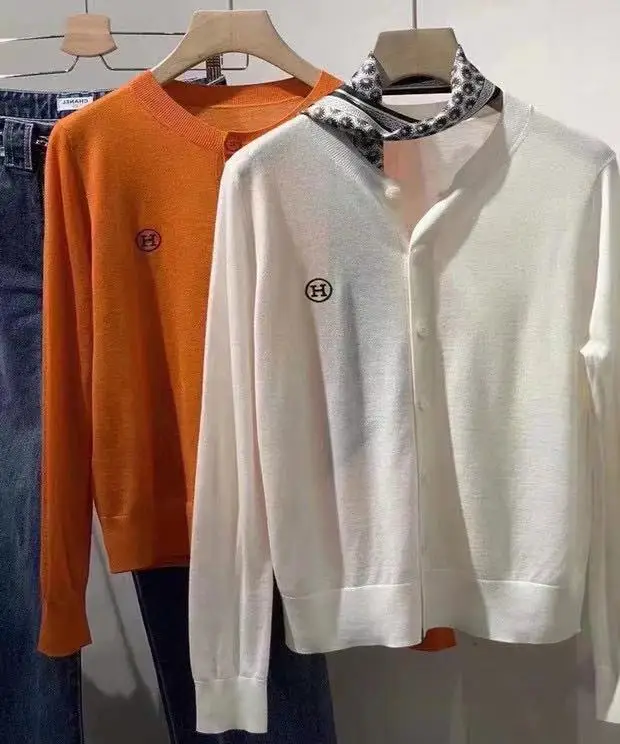 

2022 women's spring and autumn new soft thin cashmere cardigan O-neck fashion embroidery H women's casual fashion coat girl