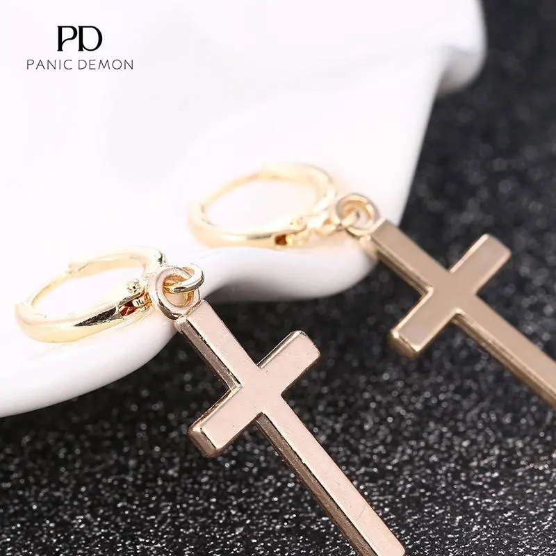 

2020 Fashion men and women Bigbang G-dragon metal circle cross pendant earrings party punk GD earrings jewelry