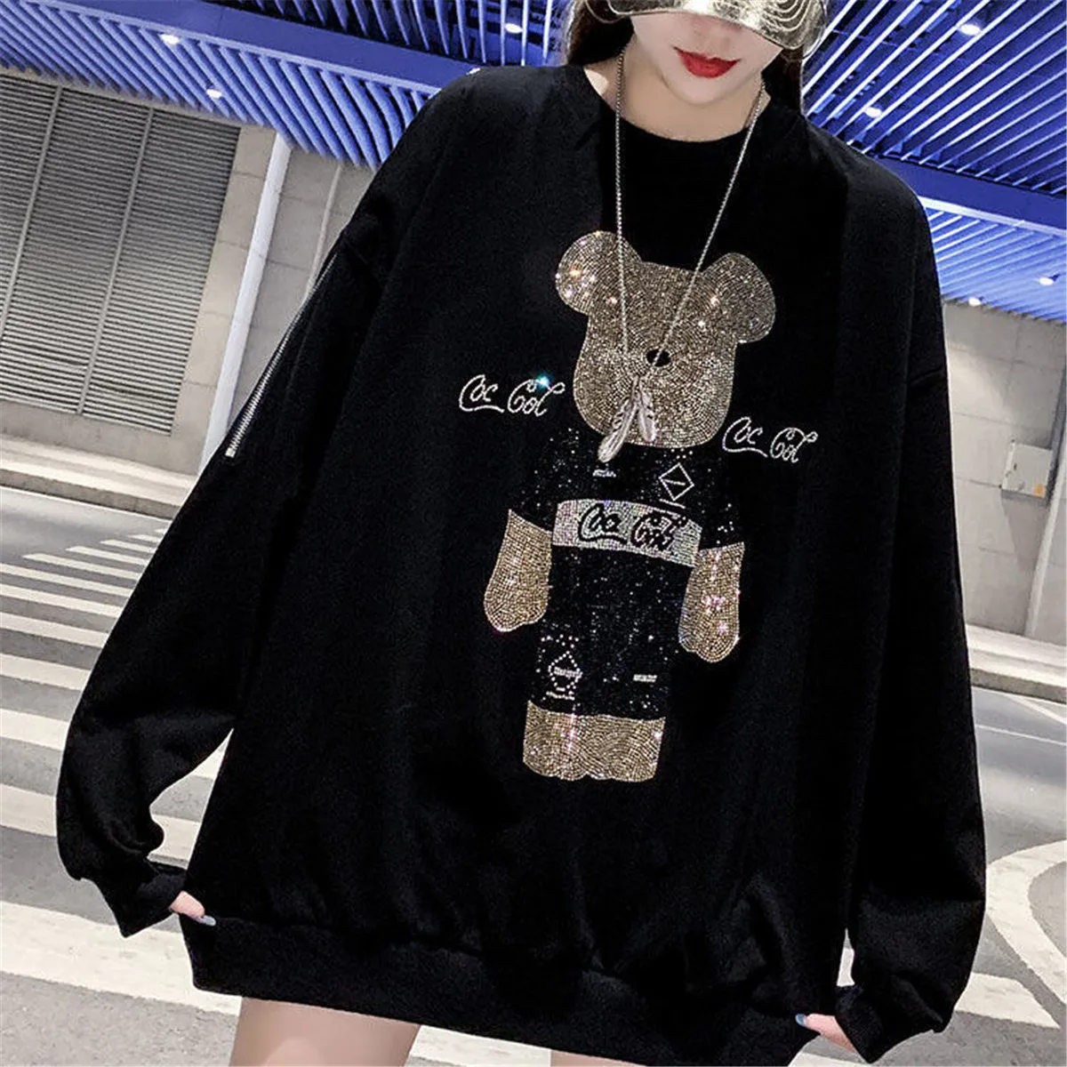 Толстовка женская с капюшоном и принтом в виде медведя |