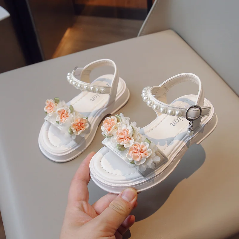

Детские сандалии для девочек с искусственными цветами 2023 шикарная обувь принцессы для фото свадебные модные детские сандалии с открытым носком и жемчугом