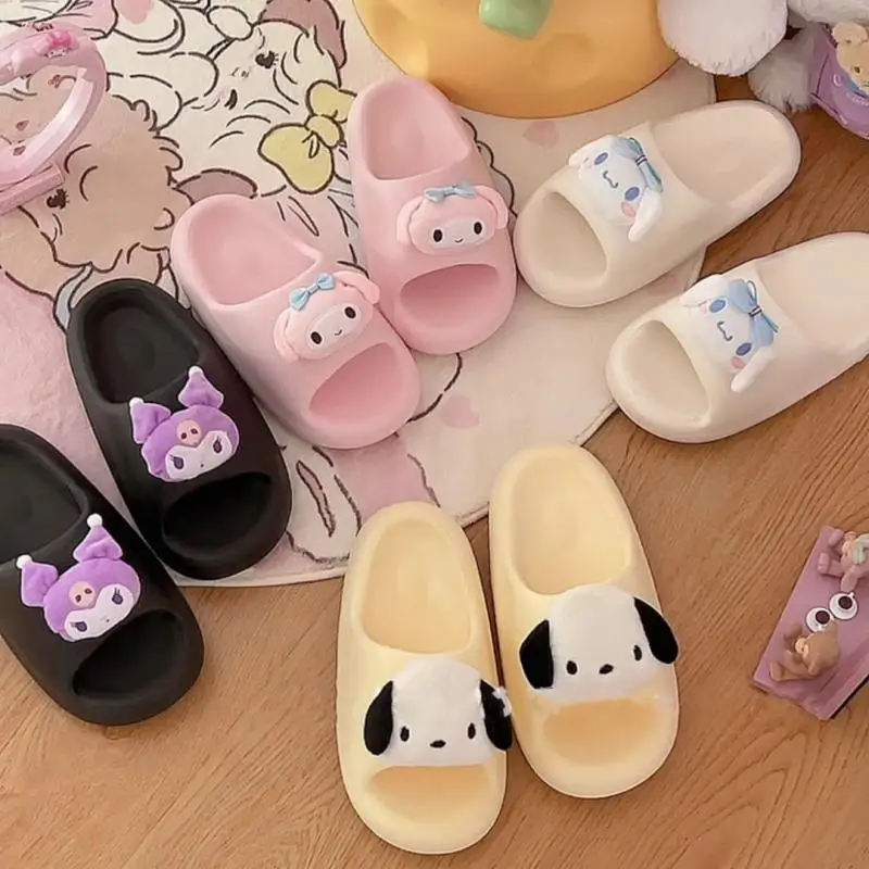 

Сандалии для дома Sanrioed Kuromi My Melody Cinnamoroll Pachacco, Летние красивые Нескользящие тапочки на толстой подошве, снаружи