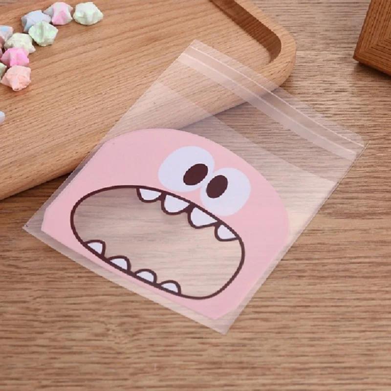 Пластиковые подарочные пакеты ZQNYCY с сердечками 50 шт