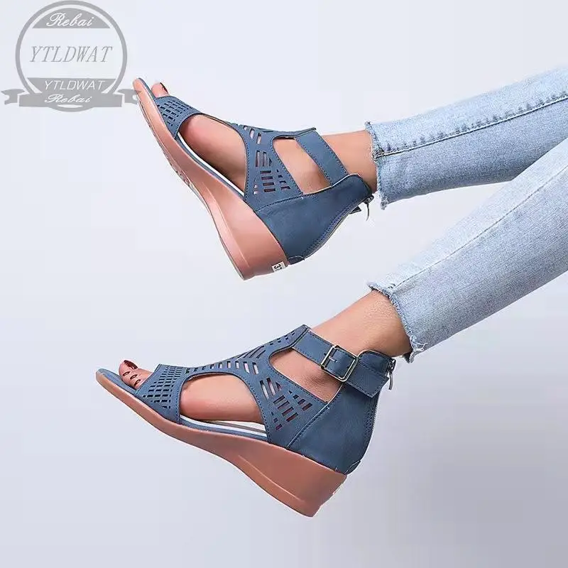 Женские винтажные босоножки на танкетке с открытым носком среднем каблуке |