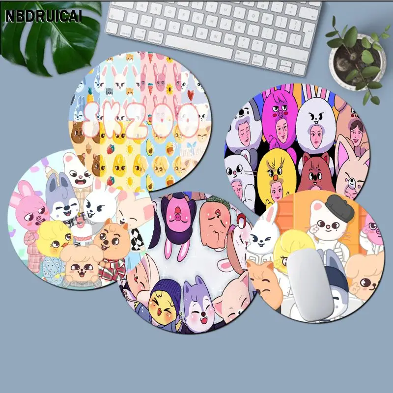 

Kpop Stray Kids S-skzoo 22x22cm Round Big Promotion Table Mat Student Mousepad Computer Keyboard Pad Padmouse Desk Play Mats