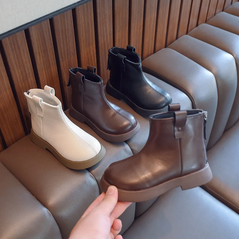 

Модные дымонепроницаемые сапоги для детей, брендовая Дизайнерская обувь на молнии сзади для девочек, детские красивые сапоги Челси на плат...