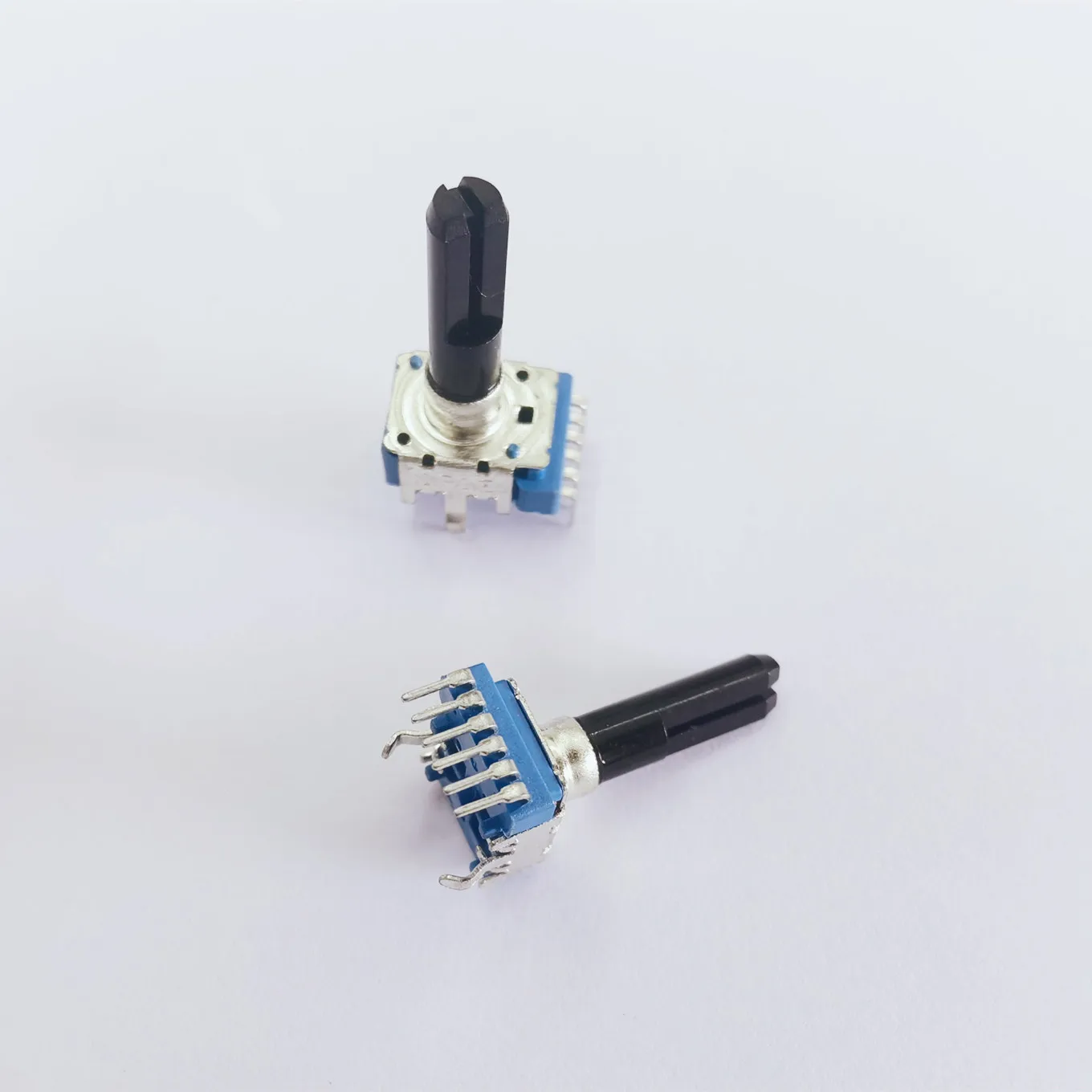 

Переключатель MaXueZhong пластиковый 3 шт