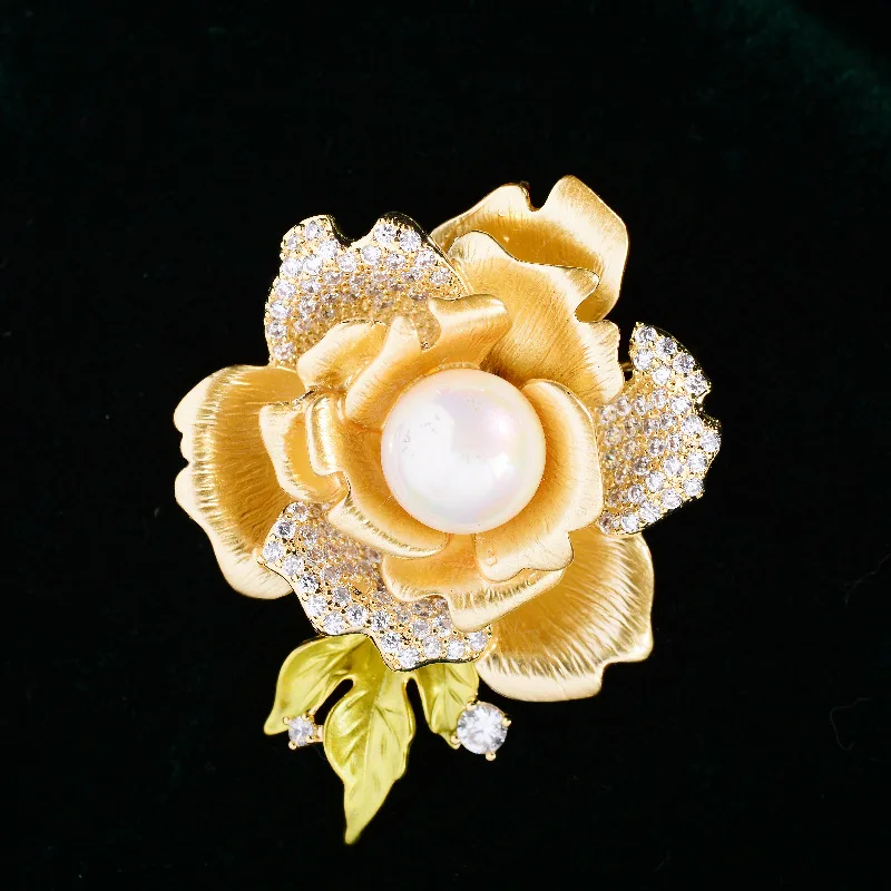 

Elegant Gold Rose Cubic Zircon Pin and Brooch Beautiful High-End Plant Pearl Brooches for Women Clothes Pin Accessories Brooch
