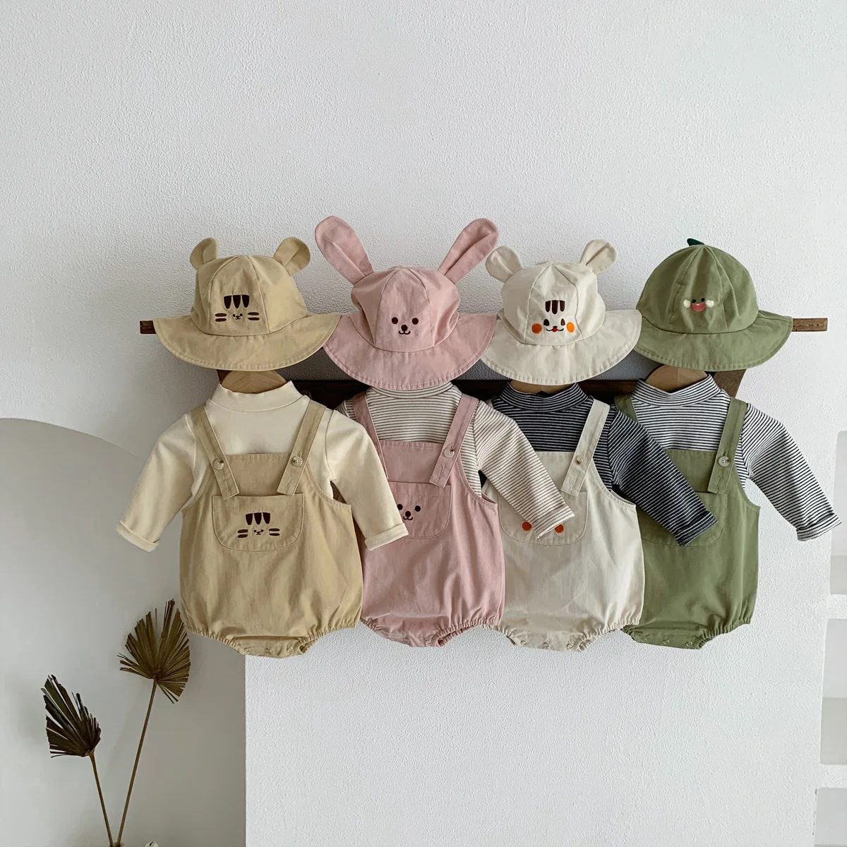 

Spring Autumn New Baby Sleeveless Cartoon Bodysuit + Hat Cute Bear Bunny Print Newborn Jumpsuit Toddler Onesie Infant Clothes