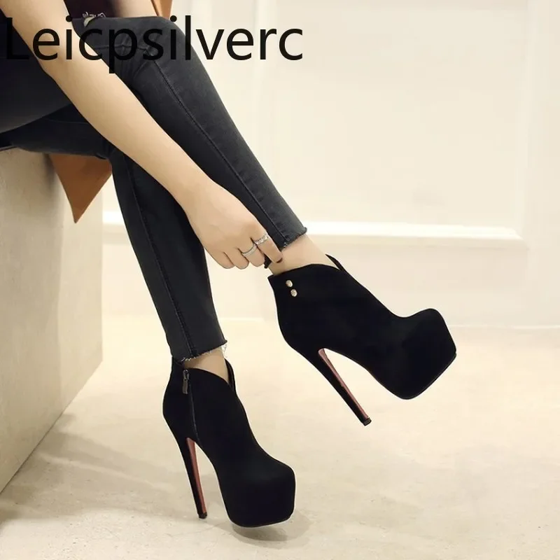 Ботинки женские на высоком каблуке 16 см с круглым носком молнии черные 334-39