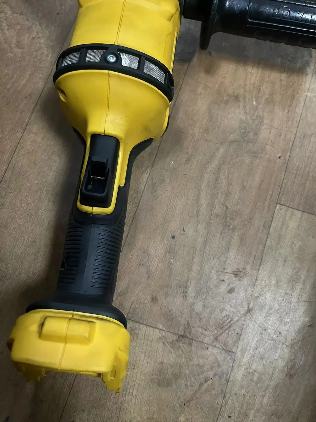 Измельчитель DeWalt Flexvolt 60 В Макс от 4 до 6 дюймов dcg414.used.б/у