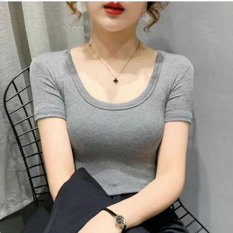 

Женская футболка с U-образным вырезом, облегающий топ с большим вырезом, модель 2022 года, женский свободный трикотажный топ с коротким рукаво...