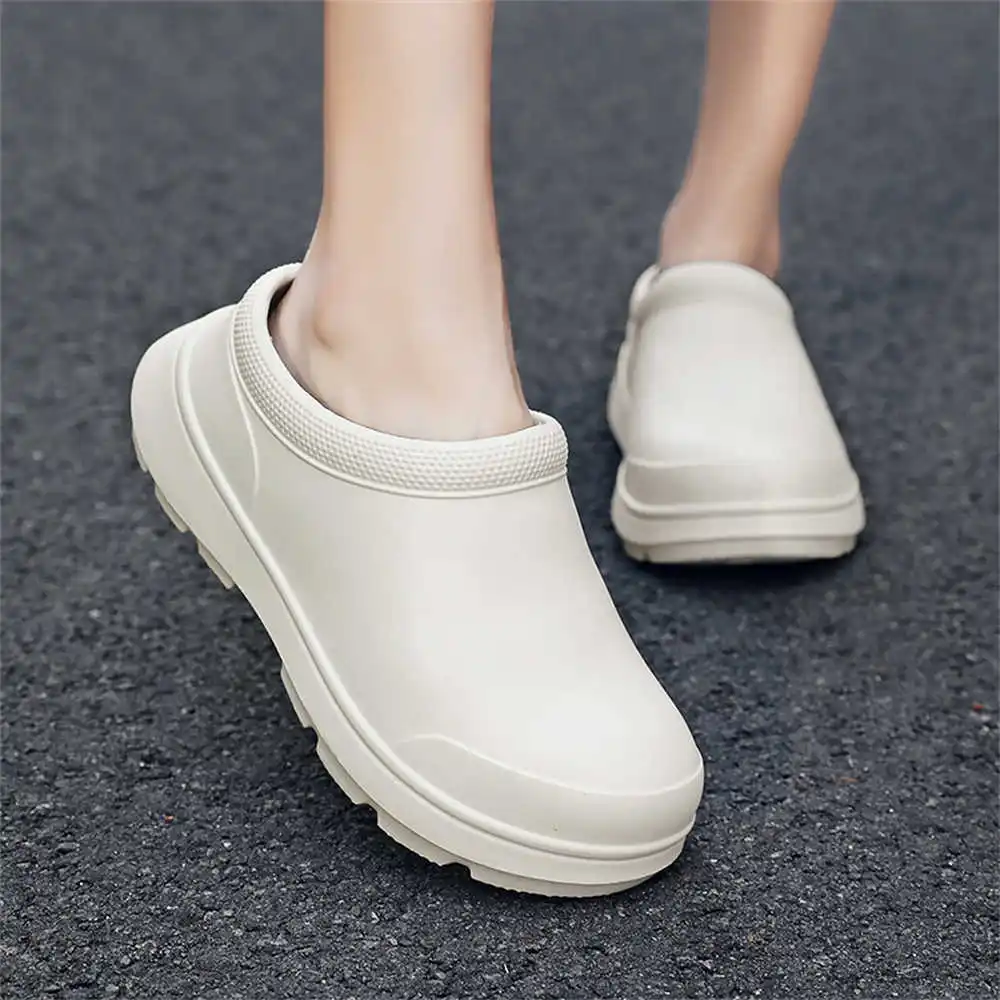 Number 37 Room Shower Slippers Flat Sandals Woman Summer 2023 Shoes Size 33 Woman Sneakers Sports Cuddly Class Sabot