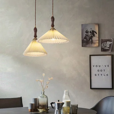 

Хрустальная лампа в форме шара, черная обеденная настольная лампа из железной проволоки, современный стеклянный подвесной светильник, карт...