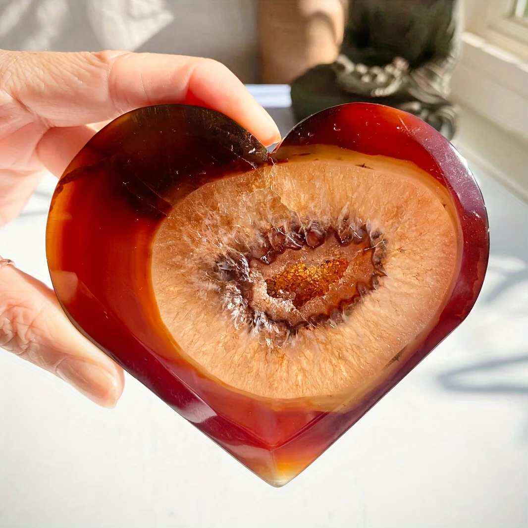 

Сердоликовый кластер красного агата