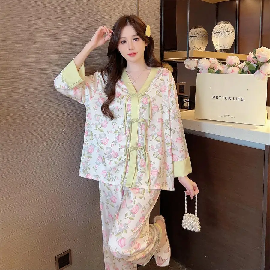 Женская пижама с длинным рукавом и шортами