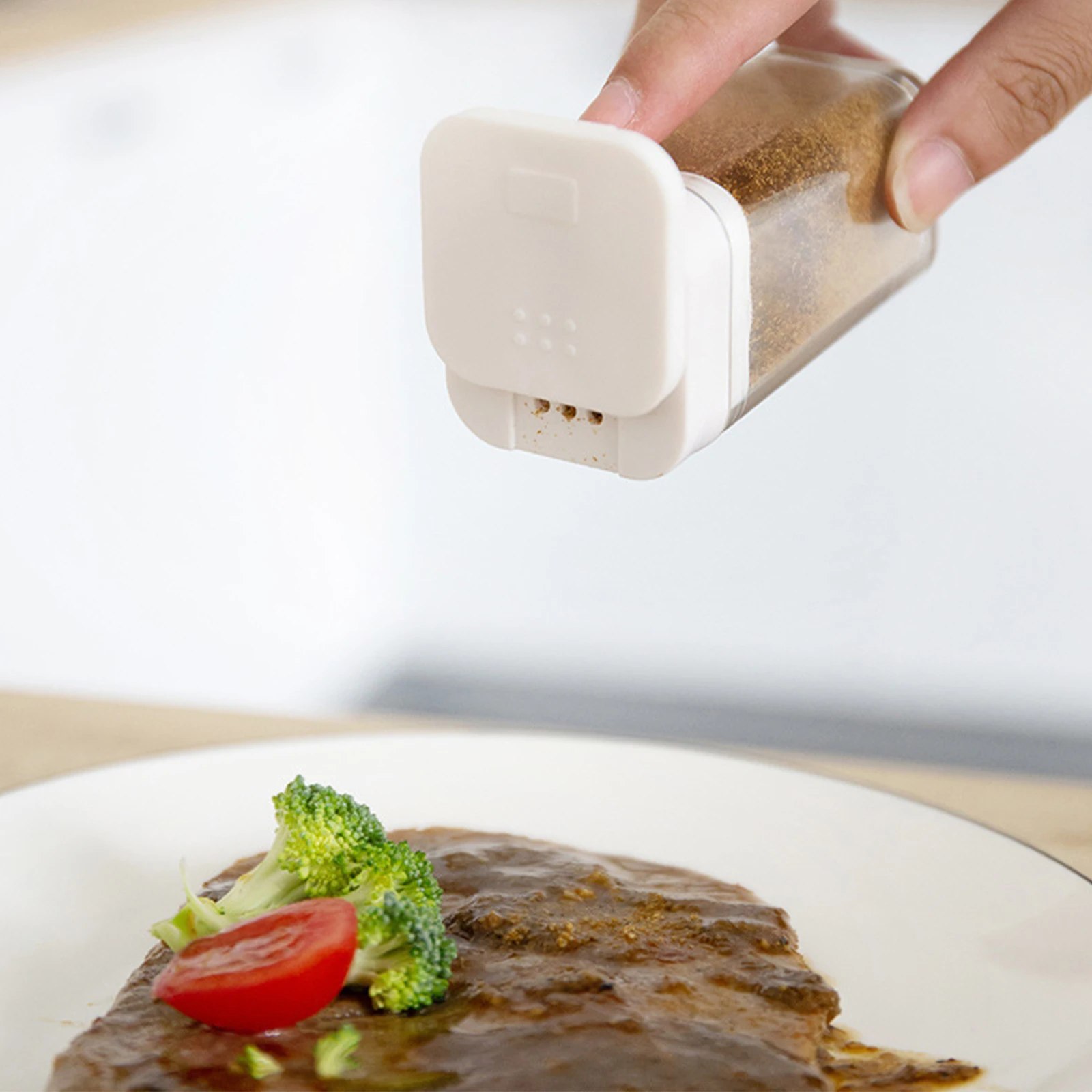 

Набор прозрачных бытовых пластиковых контейнеров для масла