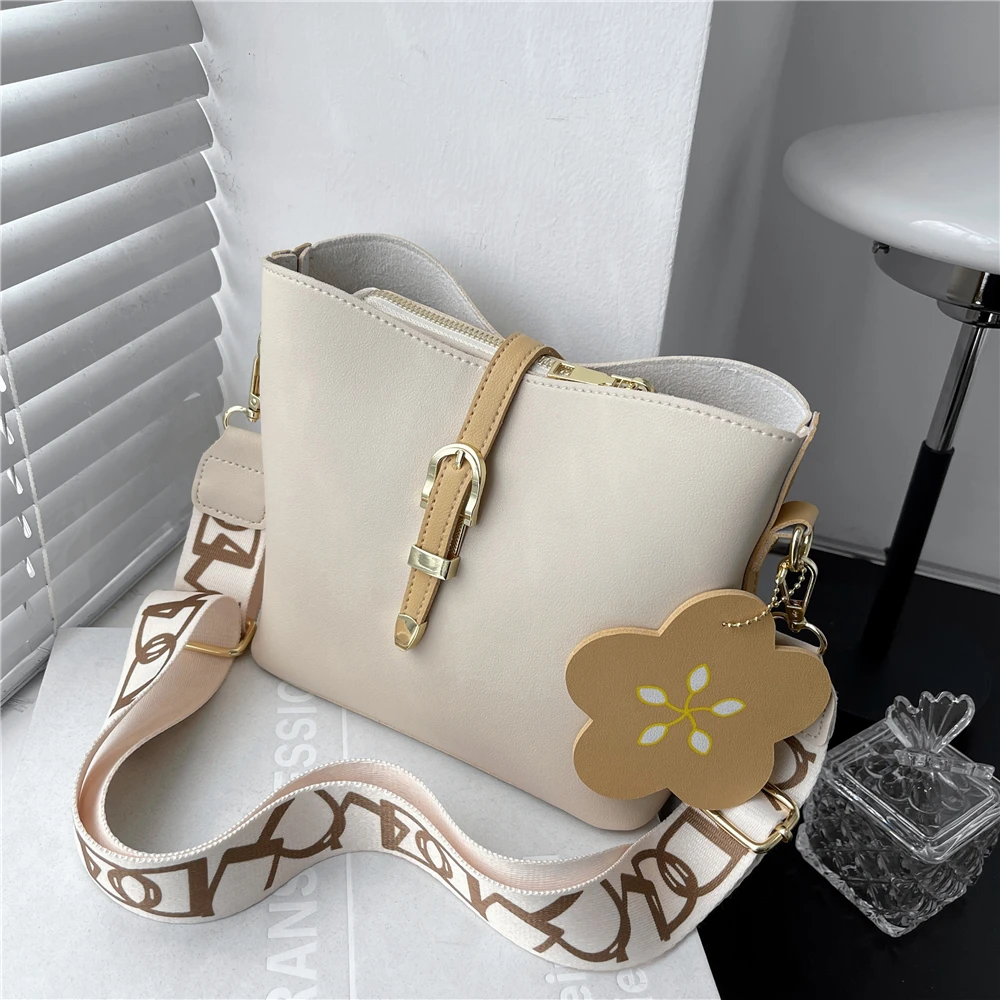 

Burminsa Trendy Wide Strap Bucket Shoulder Crossbody Bags For Young Female Brand Designer Simple Large Capacity Women Handbags