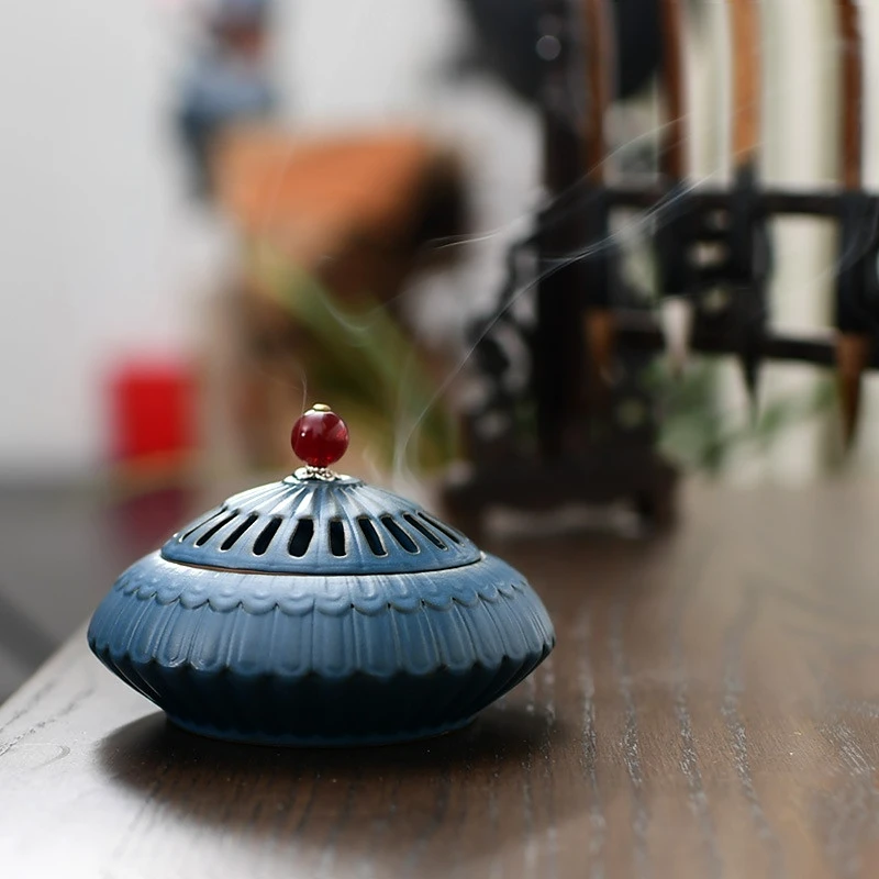 

Ceramic Incense Burner Household Indoor Air Purification Sandalwood Incense Burner Chrysanthemum Creative Aromatherapy Burner