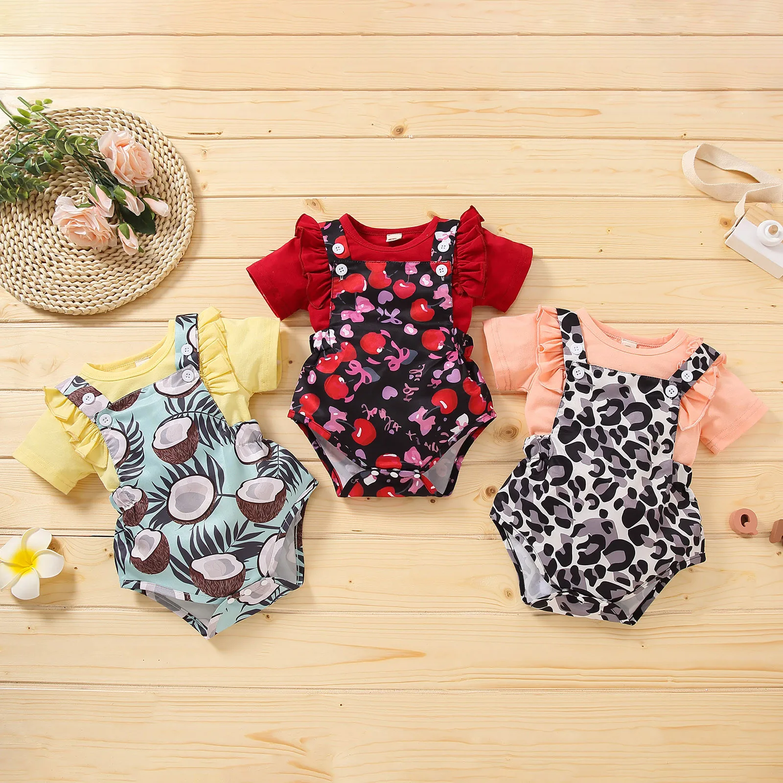 

Летняя одежда для маленьких девочек от 6 до 18 месяцев, комбинезон с оборками на рукавах + шорты с леопардовым принтом на подтяжках, комплекты ...