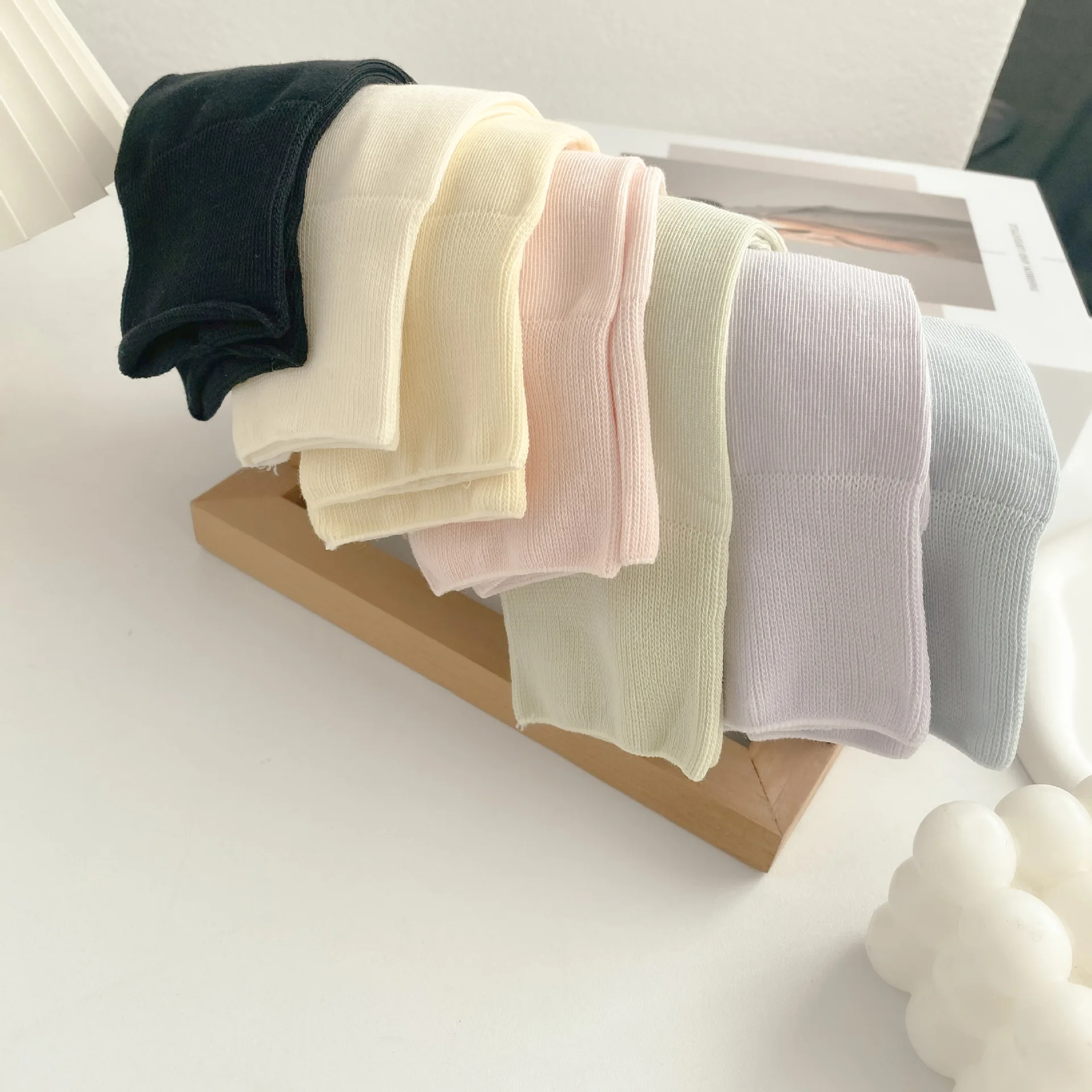 New High-Quality Solid Color Thin Cotton White Socks Simple Breathable Boneless Socks Spring Summer Mid-Tube Cotton Women Socks
