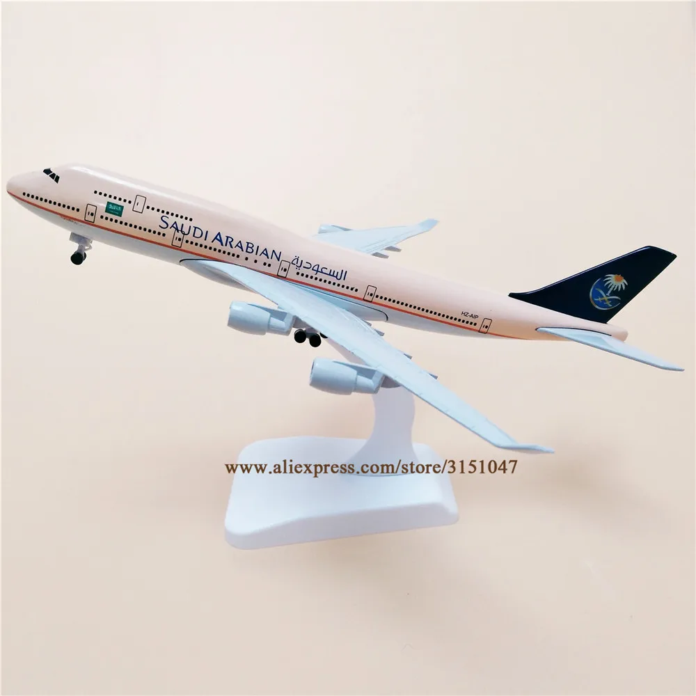 

Alloy Metal Air SAUDI ARABIAN Airlines B747 Boeing 747 Airplane Model Airways Plane Model w Stand Diecast Aircraft Gifts 20cm