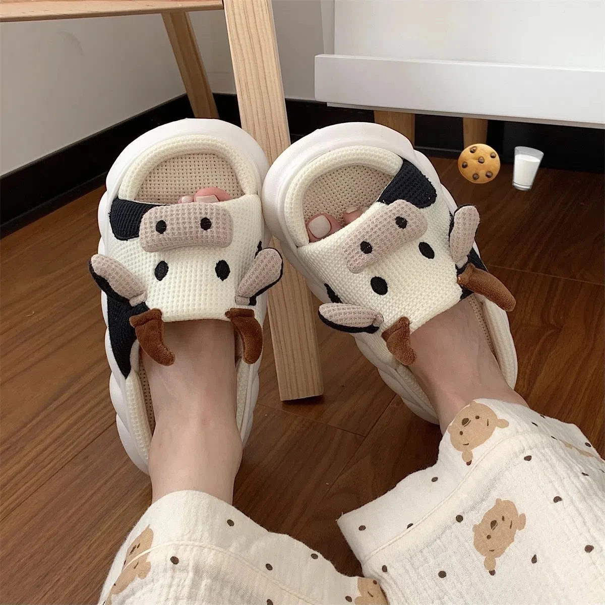 Women's Cozy Slippers with Cow Girls Platform Flat Indoor Shoes High Quality All Seasons Animal Linen Slippers 2023 Fashion