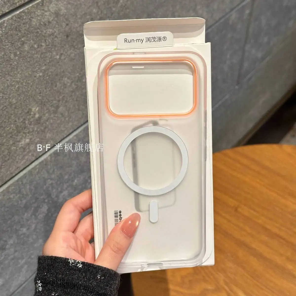 Фото Чехол для Xiaomi Poco F8 Ultra, премиум-класса, жесткий, прозрачный, из поликарбоната, с магнитной фиксацией Magsafe, для Poco F8 Ultra, бампер-накладка Fudna №3