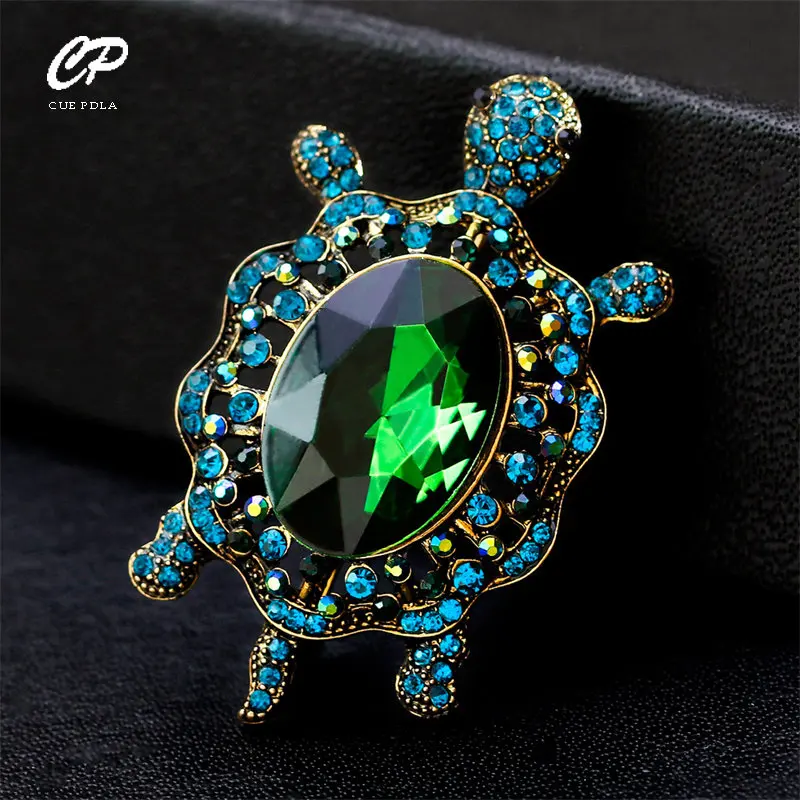 

Cute and Personalized Retro Colored Rhinestone Turtle Brooch High-end Unisex Crystal Neck Pin for Men and Women