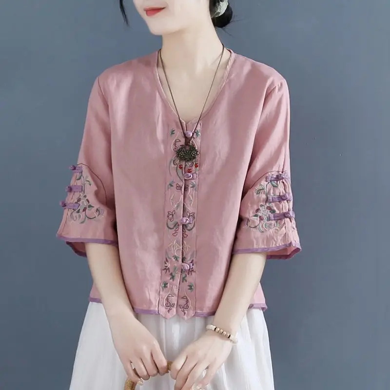 

2022 Summer Retro Embroidered Knot Button Cotton Cheongsam Shirt Women New Chinese Zen Tea Gown Leisure Loose Short V-neck Top