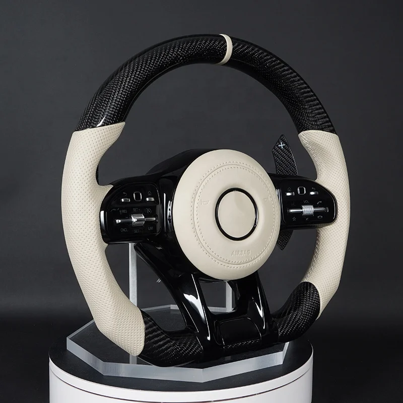 Новое модифицированное рулевое колесо AMG из углеродного волокна AECSG класса