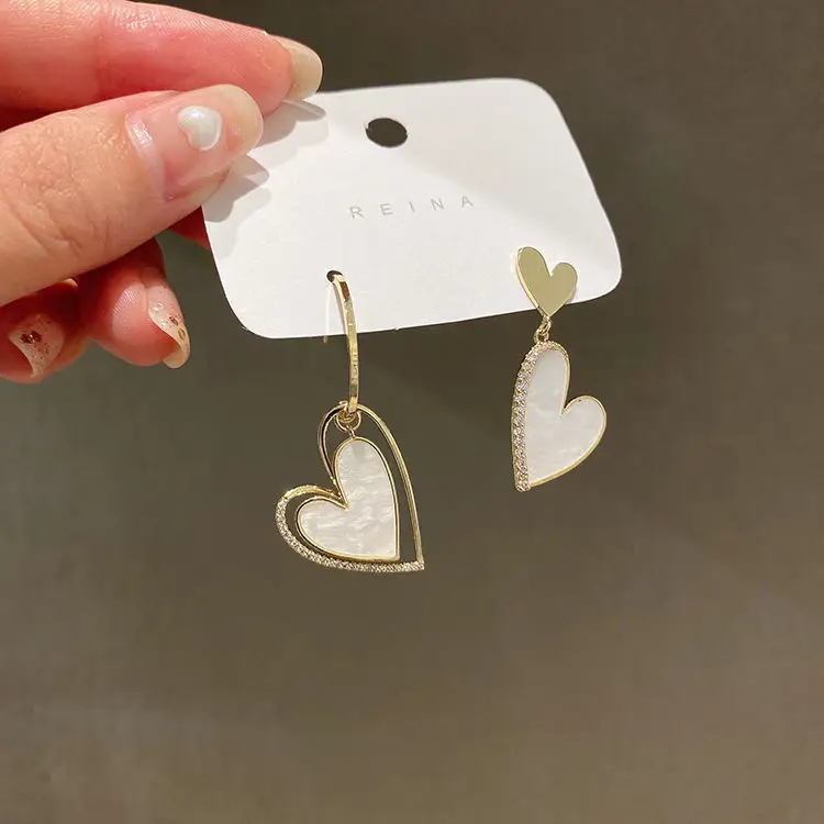 

Delicate Asymmetrical Heart Earrings for Women Vintage Zircon Dangle Earrings Fashion Jewelry Female Luxury Elegant Ear Drop