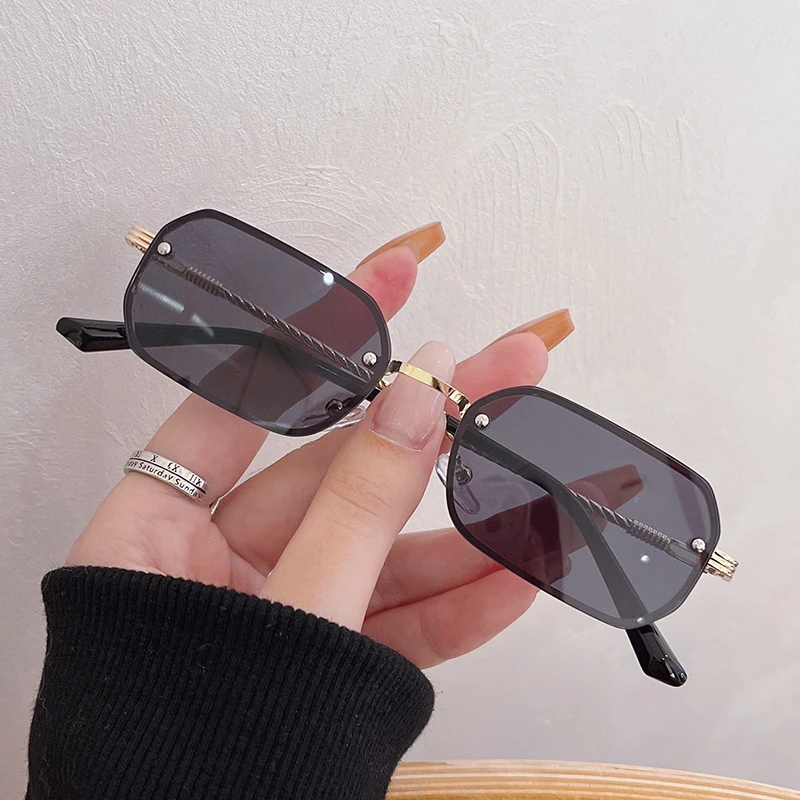 

New Small Metal Frame Eyeglasses Colorful Trendy Fashion Hip-hop Summer Eyewear Vintage Popular Male Female Personalized Shades