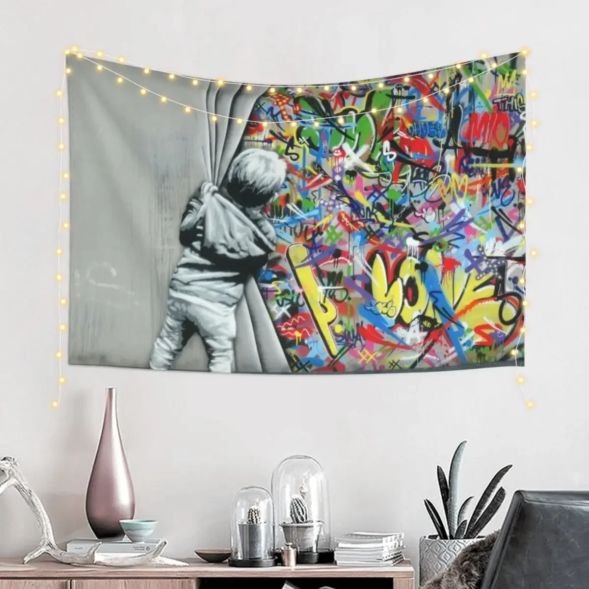 Гобелен Behind the Curtain - Martin Whatson (Wynwood Walls Edition)