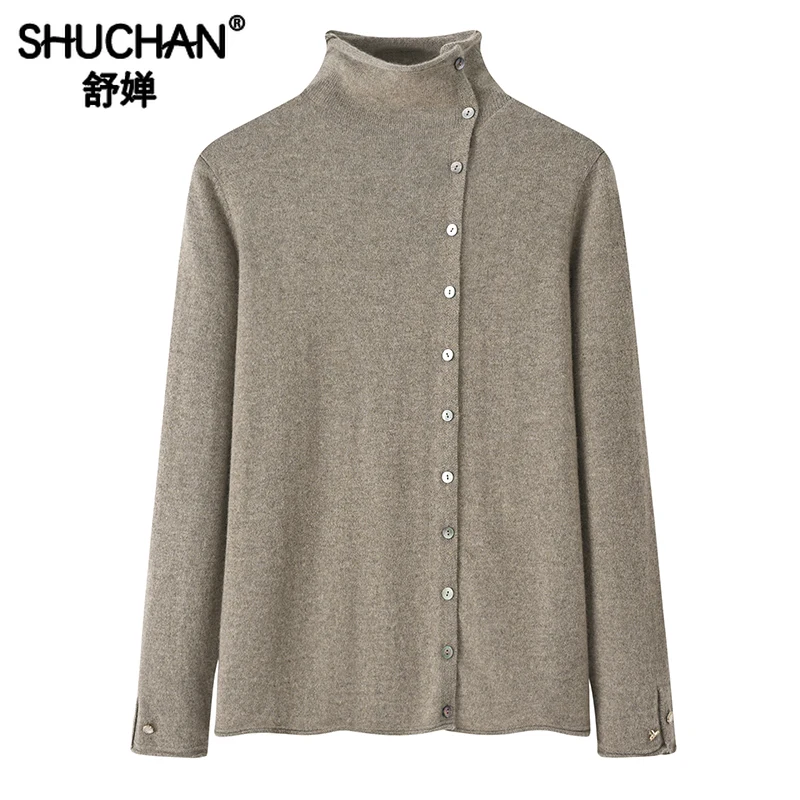 Свитер с высоким воротником