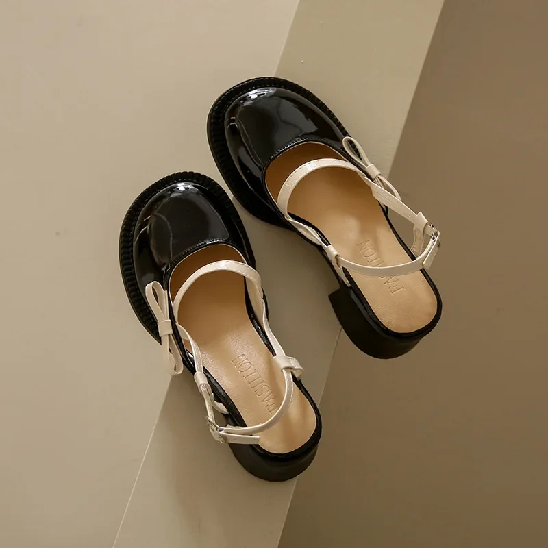 Женские кожаные босоножки на массивном каблуке коричневые повседневные во