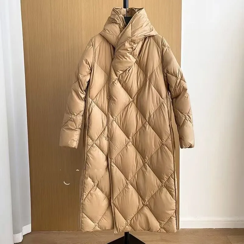 

Winter Long Thick Down Jacket for women with hooded pull chain and wide cuffs, fashionable pufferfish black navy snow coat