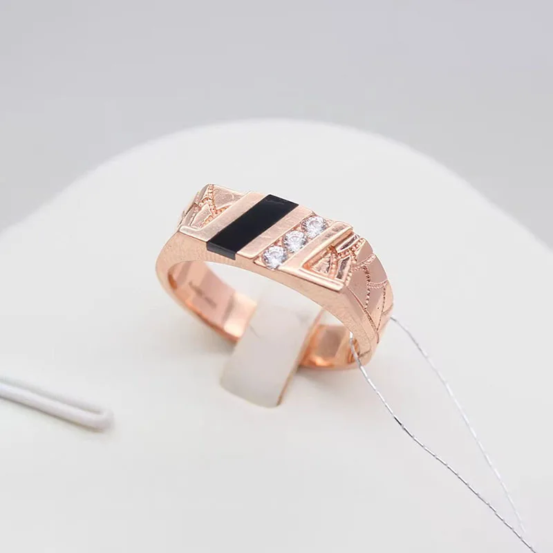 Мужские кольца из фиолетового золота 585 пробы с нерегулярной инкрустацией и