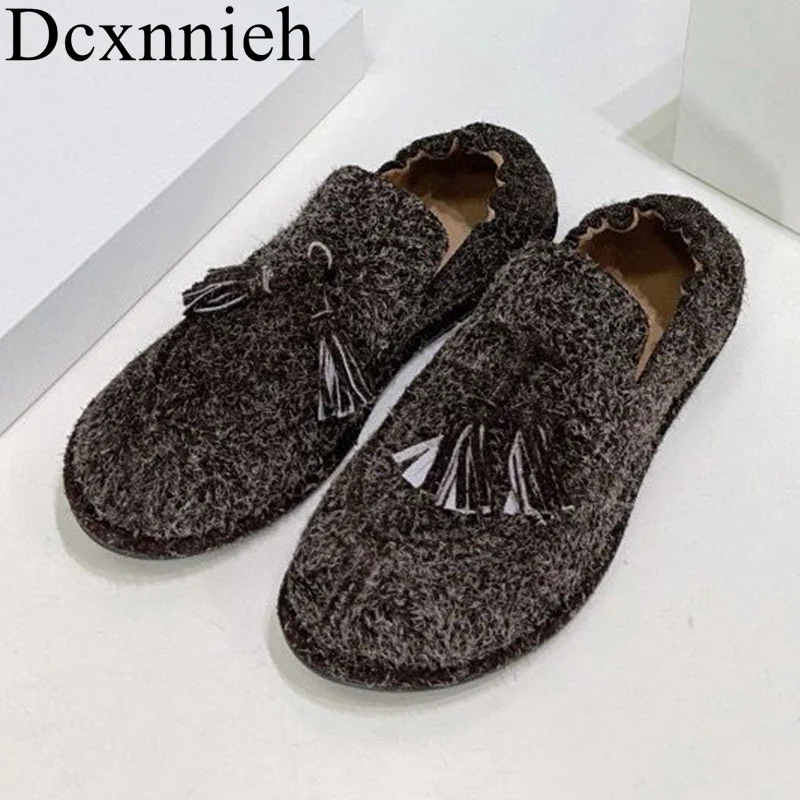 Демисезонные туфли на плоской подошве с мехом женские глубоким носком и