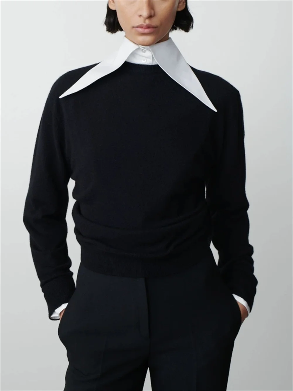 

Autumn 2023 Women Back Twist Design Wool Knitted Sweater French Ladies Long Sleeve Solid Color O-Neck Simple Slim Pullover Top