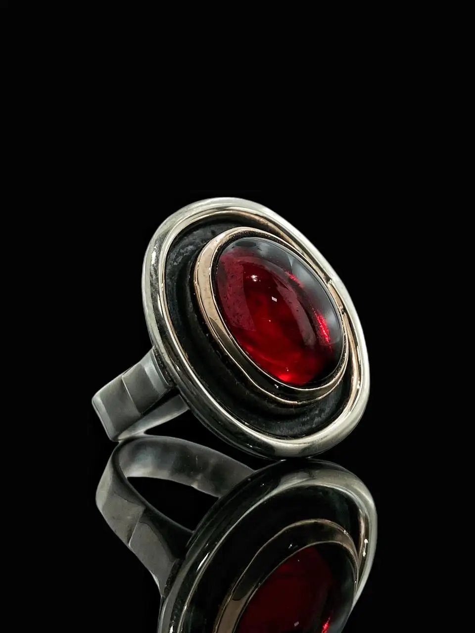 

Lal Garnet Natural Stone HAND Production 925 Silver Ring