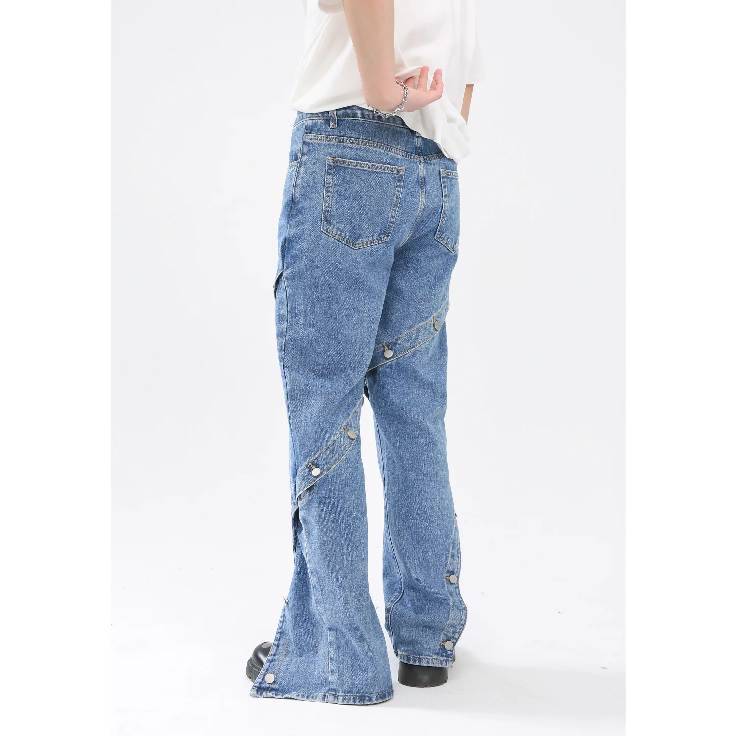 Four Seasons Men's Jeans Metal Button Stitching Design Sense Personality Split Design Jeans Y2k Pants Streetwear Jeans for Men