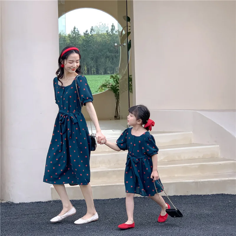 

2023 Mother Daughter Matching Clothes Baby Girls Dot Printed Mommy and Me Same Dress Family Look Korean Fashion Dresses Outfits