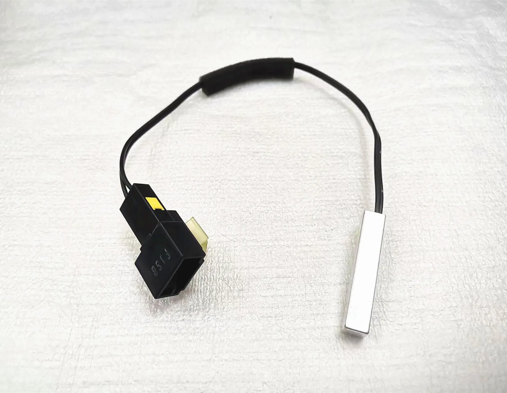 

for 2004-2009 Hyundai Tucson original Sensor-Water Temperature 972412E050 972412E000 97241-2E050 97241-2E000