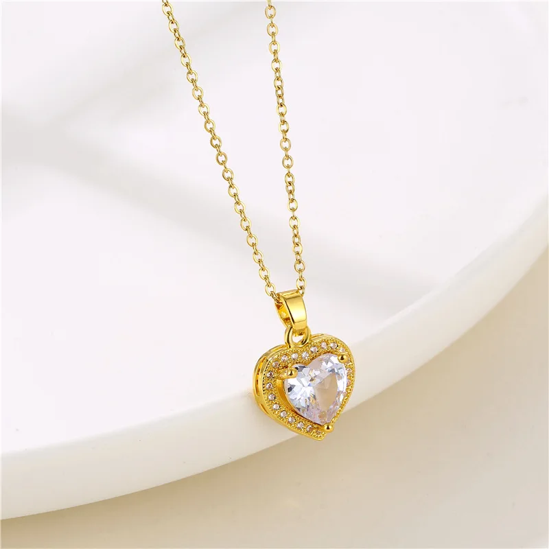 

Classic Sweet Heart Pendant Necklaces For Women Korean Fashion Stainless Steel Jewelry Female Daily Wear Sexy Clavicle Chain
