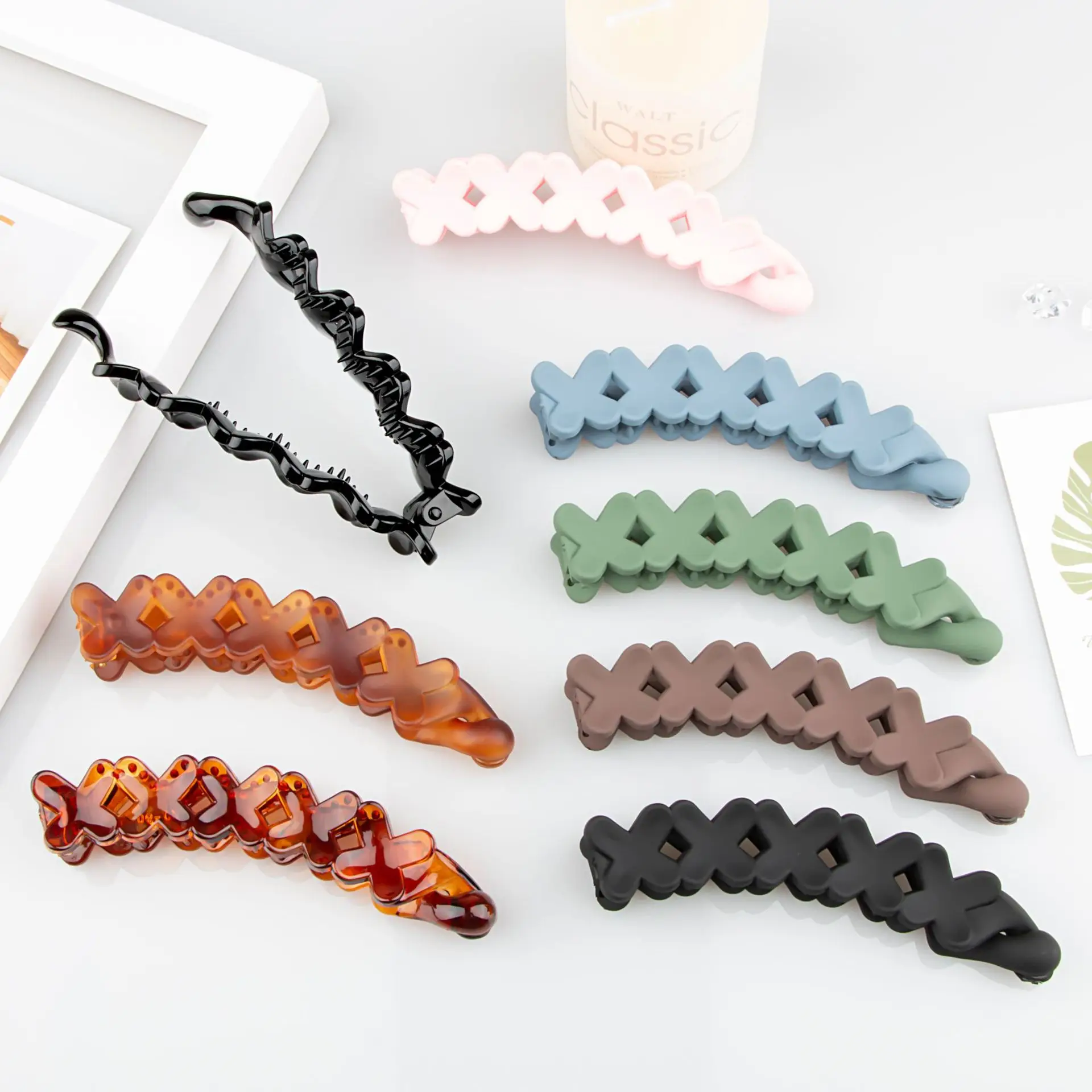 

Korean Big Large Acrylic Banana Clips for Women Ladies Ponytail Holder Chic Hair Claw Girls Barrettes Headware Hair Accessories