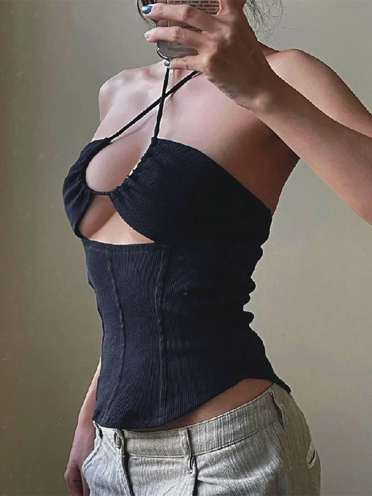 Женский укороченный топ с лямкой на шее без бретелек |