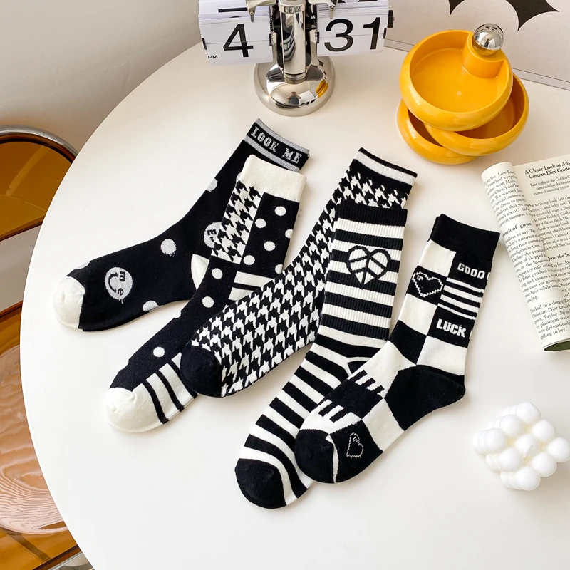 

Japanese Fashion Harajuku Black and White Mid-tube Socks Women New Thousand Bird Lattice Smiley Face Striped Preppy Socks