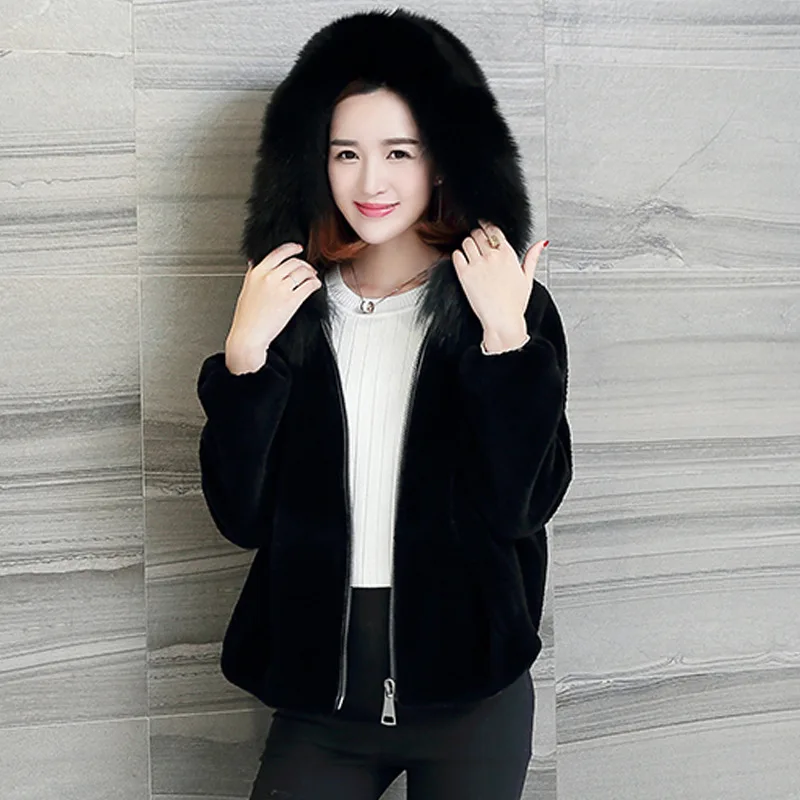 Sheep Sheared Fur Coat Women's Winter 2018 New Short Fox Fur Loose Hooded Coat Women